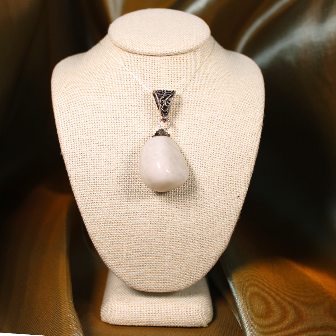 ANGEL HARP INFINITY NECKLACE - WHITE HOWLITE