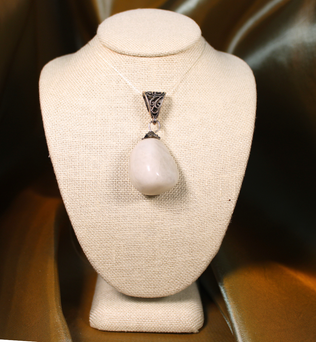 ANGEL HARP INFINITY NECKLACE - WHITE HOWLITE