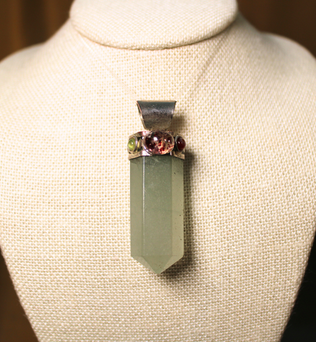 ANGEL HARP INFINITY NECKLACE - GREEN FLOURITE AND STRAWBERRY ROSE QUARTZ TOWER