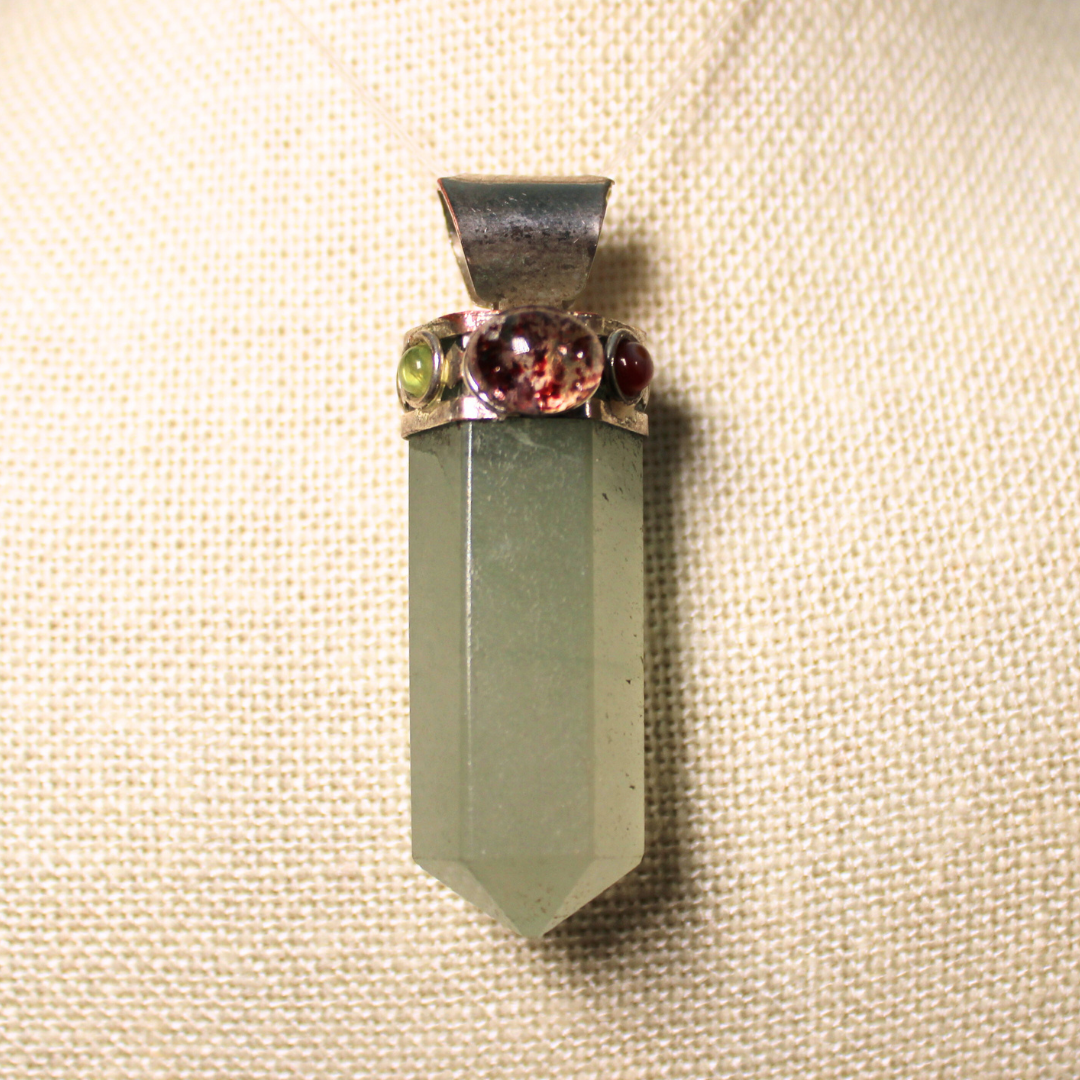 ANGEL HARP INFINITY NECKLACE - GREEN FLOURITE AND STRAWBERRY ROSE QUARTZ TOWER