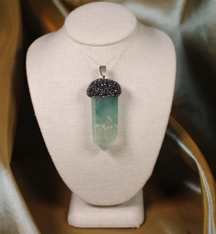 ANGEL HARP INFINITY NECKLACE - GREEN FLUORITE