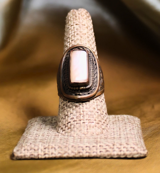 MEGA METAPHYSICAL RING - Mother of pearl in copper